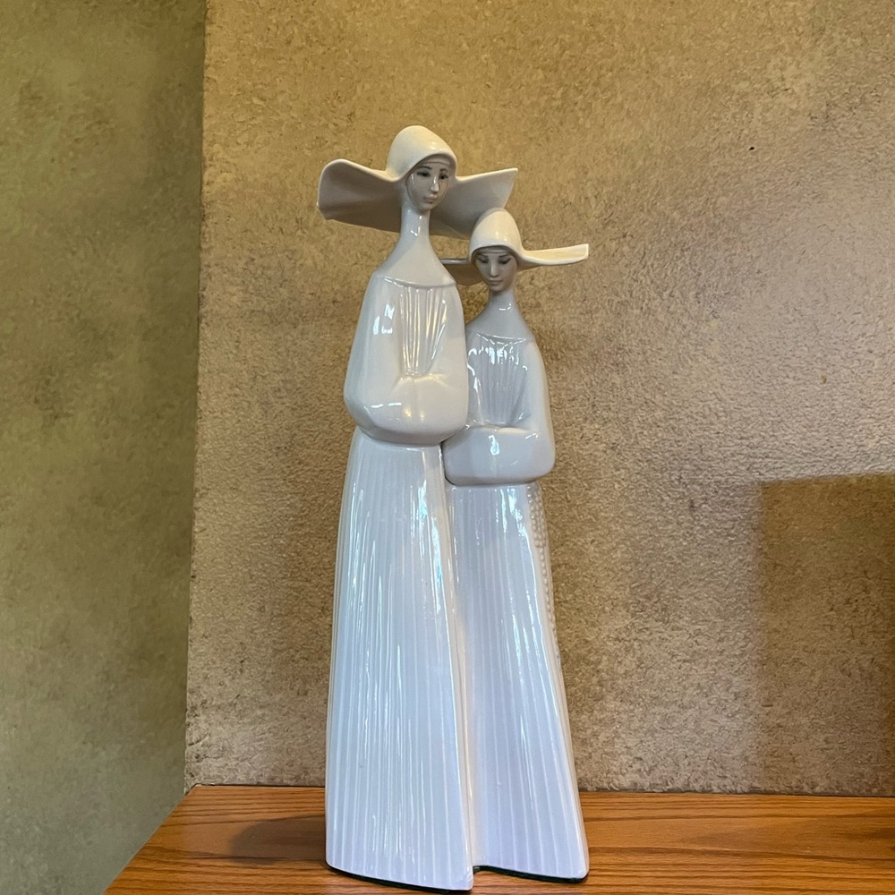 Lladro Two Nuns figurine. Good condition. Some sticker residue on bottom.